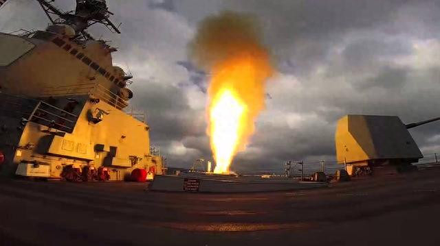 Trong khi đó, các tàu khu trục trang bị hệ thống chiến đấu Aegis của Hải quân Mỹ đang hoạt động ở Biển Đỏ và nhiệm vụ chính là bảo đảm an ninh ngoại vi của Israel, để Quân đội Israel “toàn tâm” đối phó với các lực lượng vũ trang như Hamas hoặc Hezbollah đang tấn công vào lãnh thổ Israel.