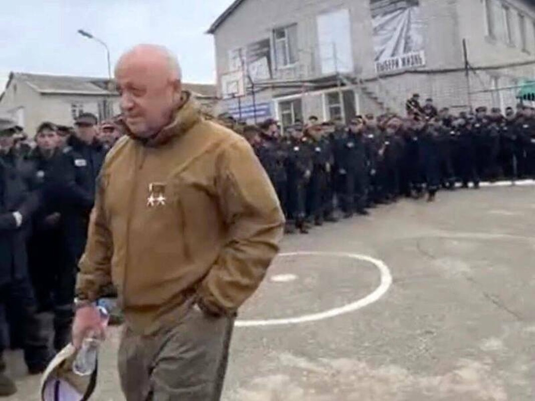 Ông Evgeny Prigozhin, Chủ tịch công ty lính đánh thuê Wagner PMC đã khẳng định, quân của ông đã nhận được sự bảo đảm của quân đội Nga bảo vệ hai bên sườn; tức là Wagner PMC đã có thể tập trung vào nhiệm vụ chính là chuẩn bị cho các cuộc tấn công mới. 