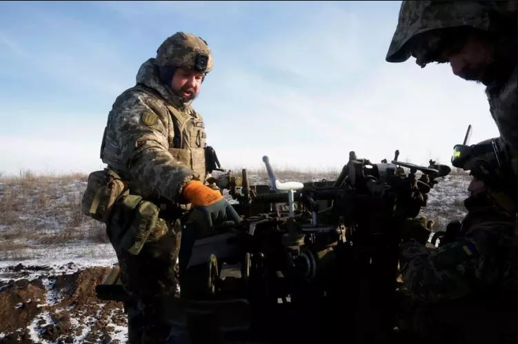 Hiện làng Ivanivske ở hướng tây nam và Khromove ở tây bắc, là những “đầu cầu” để quân đội Ukraine phát động phản công vào Bakhmut. Như vậy, không còn nghi ngờ gì nữa, thế trận tấn công và phòng ngự của Bakhmut đã chính thức bước vào thời khắc “quyết sinh tử”.