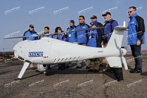 Đại diện của OSCE cũng cáo buộc các nước cộng hòa tự xưng, đã can thiệp vào các thiết bị bay không người lái của họ trong nhiệm vụ giám sát và nổ súng vào một máy bay không người lái tại khu dân cư Vasilevka của Donetsk.