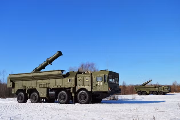 Theo truyền thông Nga, một lữ đoàn tên lửa chiến thuật, trang bị tên lửa đạn đạo Iskander, đã được thành lập ở Crimea; có nhiệm vụ kiềm chế, răn đe và sẵn sàng tiêu diệt Quân đội Ukraine, nếu họ có những hành động quân sự chống lại nước cộng hòa tự xưng Donetsk và Lugansk.