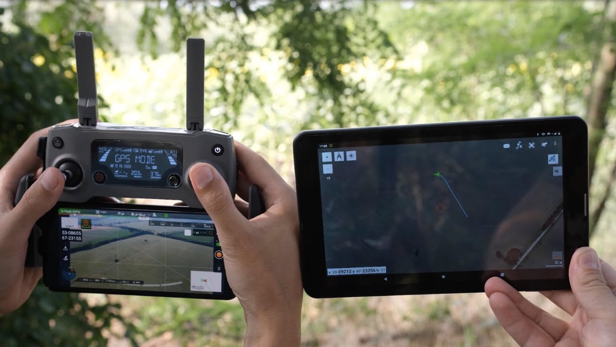 Kropiva có thể được kết nối với hệ thống chiến đấu khác của Quân đội Ukraine bằng mạng Internet thông qua hệ thống Starlink, từ đó có thể xem nhanh tọa độ triển khai vị trí của quân đội Nga. Đồng thời chỉ cần nhập dữ liệu vào Kropiva, để cho ra các phương án tấn công; trình độ tiên tiến hơn rất nhiều so với hệ thống đầu cuối của quân đội Nga.