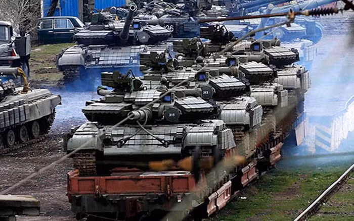 Tương tự, số đạn pháo cho các mục đích khác nhau, trong các kho dự trữ chiến lược của Liên Xô mà Ukraine được thừa kế, đã được bán ra nước ngoài; và những bàn tay tham nhũng, đã che đậy thành công bởi nhiều “đám cháy” và “sự phá hoại của kẻ địch” với các kho vũ khí.