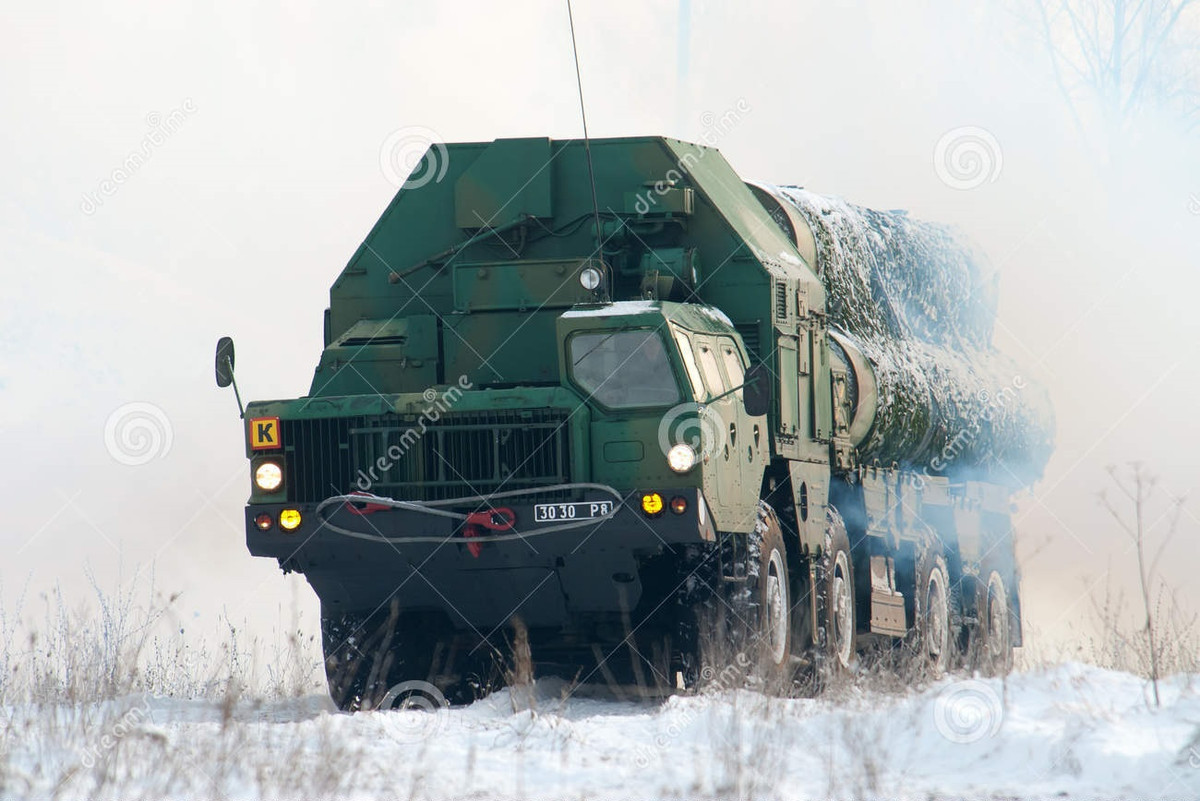 Tình hình càng trở nên tồi tệ hơn, do vấn đề bảo trì có vấn đề và các thông tin cho rằng, Ukraine đã chuyển giao một số hệ thống tên lửa phòng không S-300PT của họ cho Mỹ, dùng cho các mục đích thử nghiệm và sau đó, đã loại bỏ vũ khí phòng không uy lực nhất của Ukraine. 
