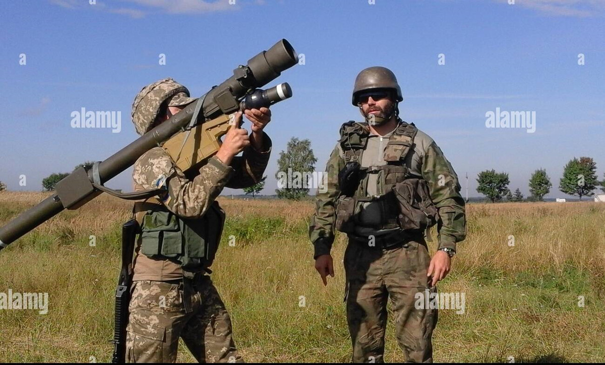 Sự hỗ trợ của Mỹ có thể sẽ tập trung vào các hệ thống phi đối xứng, cụ thể là các loại tên lửa phòng không mang vác vai (MANPADS) tầm thấp, vì Mỹ cho rằng, cung cấp tên lửa chống tăng tốt hơn là bán xe tăng M1 Abrams, hoặc xe chiến đấu M2 Bradley, để Ukraine chống lại Quân đội Nga một cách bất đối xứng.