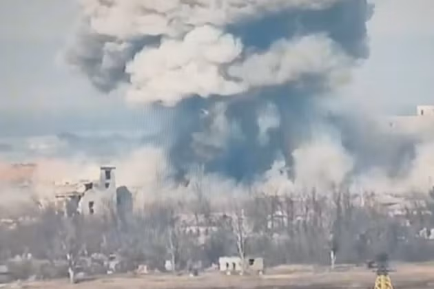 Đồng thời lực lượng không quân chiến thuật của Nga đã hỗ trợ hiệu quả hơn cho các lực lượng tấn công mặt đất chiến đấu và việc chiếm “pháo đài không thể đánh sập” Avdiivka vừa qua, là minh chứng rõ nét cho sự thành công của lực lượng không quân chiến thuật Nga (Nguồn ảnh: Sputnik, Topwar, RIA Novosti, CNN).