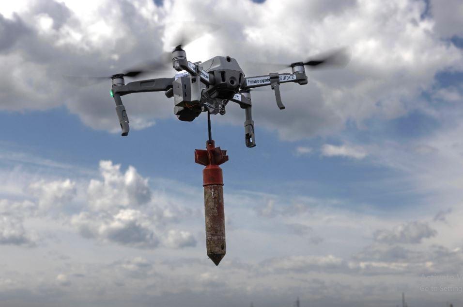 Quân đội Nga đã sử dụng thành công UAV FPV trong cuộc chiến tại khu đô thị Chasov Yar, điều này không chỉ thể hiện khả năng xâm nhập trong môi trường chiến đấu trong thành phố, mà còn đánh dấu bước đột phá lớn của Quân đội Nga trong chiến thuật sử dụng UAV mang vũ khí tấn công đối phương. (Nguồn ảnh: Topwar, Ukrinform, Kyiv Independent, ISW).