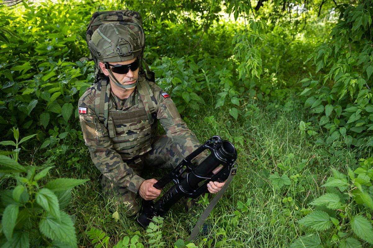 Súng cối LMP-2017 thực sự là vũ khí hoàn hảo cho Quân đội Ukraine, vốn thường xuyên sử dụng chiến thuật du kích trong cuộc xung đột với Quân đội Nga. Bộ binh Ukraine có thể khai hỏa LMP-2017 bất cứ lúc nào và rút lui ngay sau khi đạn rời nòng.