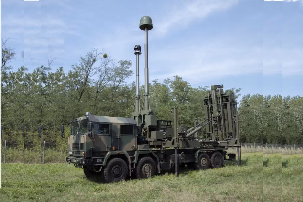 Trên thực tế, Ba Lan đã đặt mua 46 hệ thống phòng không Narew của liên doanh Ba Lan-Anh trị giá lên tới 8 tỷ USD. Nhưng đến thời điểm hiện tại, mới chỉ có hai trong số các hệ thống này được đưa vào trực chiến; số còn lại dự kiến sẽ được giao trong khoảng thời gian từ 2027 đến 2035.