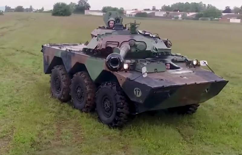Quân Nga thu giữ 2 xe tăng bánh lốp AMX-10RC của còn nguyên vẹn Quan Nga thu giu 2 xe tang banh lop AMX-10RC cua con nguyen ven