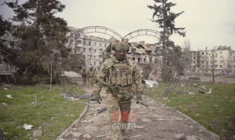 Còn lực lượng chiến đấu chính của Nga tại chiến trường Bakhmut vẫn là các đơn vị là lính đánh thuê Wagner. Còn quân chính quy của Quân đội Nga chỉ đóng vai trò là lực lượng dự bị và bảo vệ bên sườn cho quân Wagner chiến đấu.