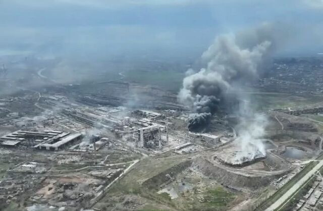 Nhưng may mắn đây vẫn là con đường duy nhất mà Quân đội Ukraine vẫn có thể sử dụng để liên lạc với số quân còn lại ở Bakhmut. Nó cũng được sử dụng cho các nỗ lực cung cấp đạn dược và quân tiếp viện cho quân Ukraine trú phòng còn lại trong thành phố. 