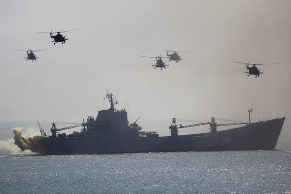 Phía Nga đã công bố một số sự cố được ghi nhận chỉ trong vài giờ qua và cho rằng, rất có khả năng Mỹ đang có ý định làm gián đoạn các cuộc tập trận của Hải quân Nga ở Biển Đen.