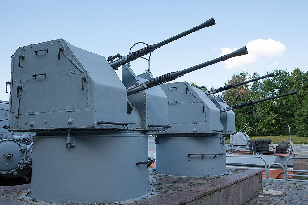 Thiếu vũ khí, Ukraine dùng cả hải pháo thời Liên Xô để chống UAV - Hình 3 Thieu vu khi, Ukraine dung ca hai phao thoi Lien Xo de chong UAV-Hinh-3