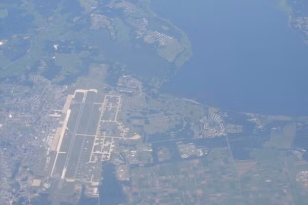 Căn cứ Misawa cũng đóng vai trò là trụ sở của Phi đoàn tiêm kích số 35, một thành phần chủ chốt của lực lượng Không quân Thái Bình Dương (PACAF) của Không quân Mỹ. Phi đoàn này cung cấp lực lượng sẵn sàng chiến đấu để hỗ trợ các lợi ích của Mỹ và đồng minh trên khắp Thái Bình Dương và xa hơn nữa.