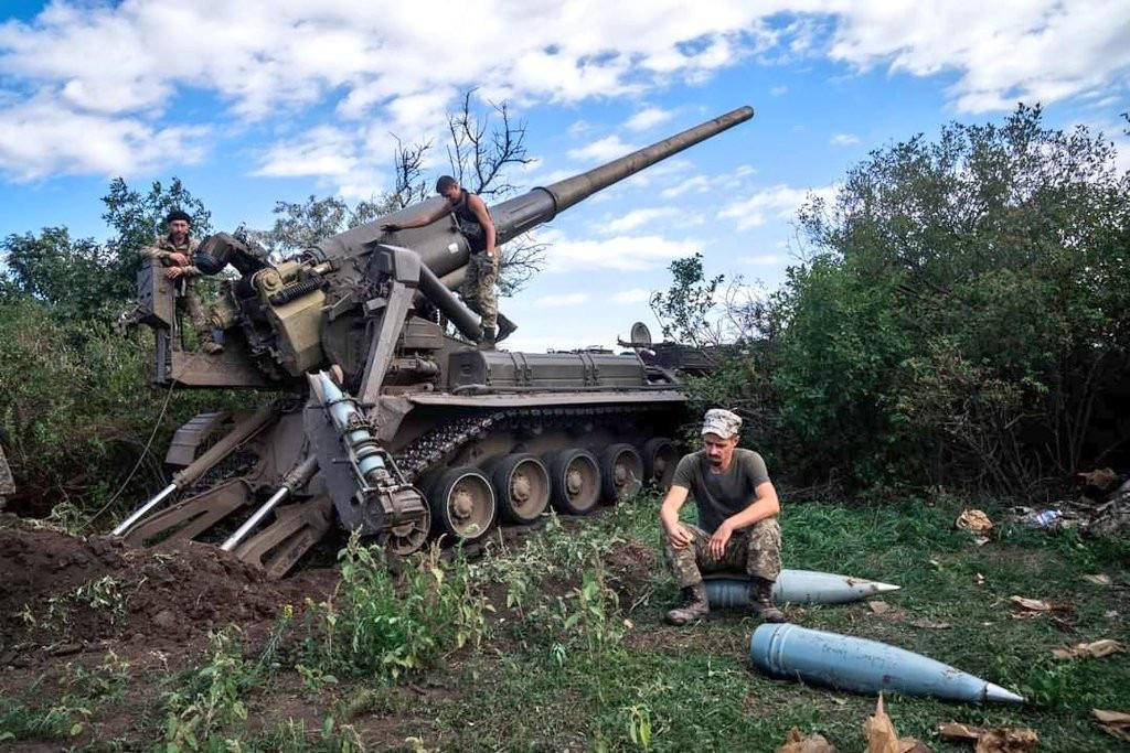 Alaudinov nói: “Mỗi ngày truyền thông phương Tây đều nói rằng, quân Ukraine đang tiến về phía chúng tôi và đã đạt được một số chiến quả. Nhưng tôi muốn lưu ý rằng, những người lính của chúng tôi (Vệ binh Cộng hòa Chechnya), cùng với Quân đoàn 2 của dân quân Lugansk và lực lượng bán quân sự (Nhóm Wagner) vẫn đang tiến lên”;