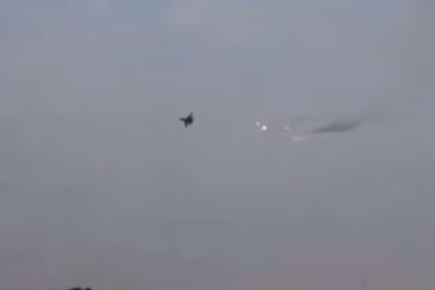 Thứ hai, đó là vào ngày 4 và 5/10, quân đội Nga sử dụng máy bay, tên lửa, pháo binh và máy bay không người lái tấn công quân Ukraine ở Bonliman, Kharkov và Kherson; loại khỏi vòng chiến đấu hàng trăm lính Ukraine. 