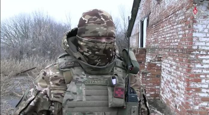 Theo kênh Telegram Oleg Tsarev, Quân đội Nga phớt lờ sự kháng cự ngoan cố của quân Ukraine và liều lĩnh đẩy mạnh tiến công về phía đông làng Novovanovka, chiến đấu từng mét. Bất cứ khi nào quân Nga chiếm được một số vị trí, quân Ukraine sẽ tiến hành phản công.