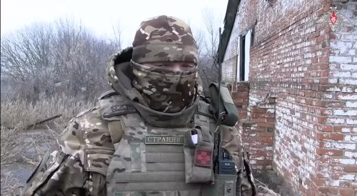 Theo kênh Telegram Oleg Tsarev, Quân đội Nga phớt lờ sự kháng cự ngoan cố của quân Ukraine và liều lĩnh đẩy mạnh tiến công về phía đông làng Novovanovka, chiến đấu từng mét. Bất cứ khi nào quân Nga chiếm được một số vị trí, quân Ukraine sẽ tiến hành phản công.