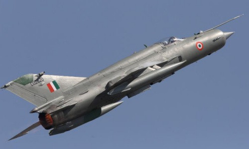 MiG-21 hiện đang phục vụ trong 18 lực lượng không quân trên toàn thế giới, bao gồm hai thành viên của NATO (Romania và Croatia). MiG-21 đã biên chế trong khoảng 40 lực lượng không quân khác nhau kể từ năm 1960.