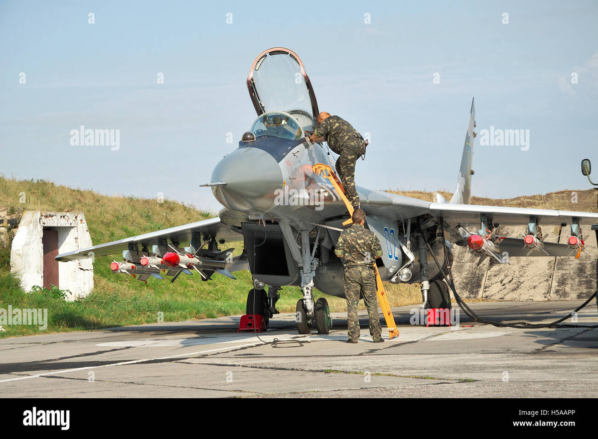 Rõ ràng là các chính trị gia và lãnh đạo quân đội Ukraine, đang trông chờ vào sự hỗ trợ của các đối tác phương Tây, cả về tài chính và việc bán (hoặc thậm chí cung cấp miễn phí) các thiết bị đã qua sử dụng. 