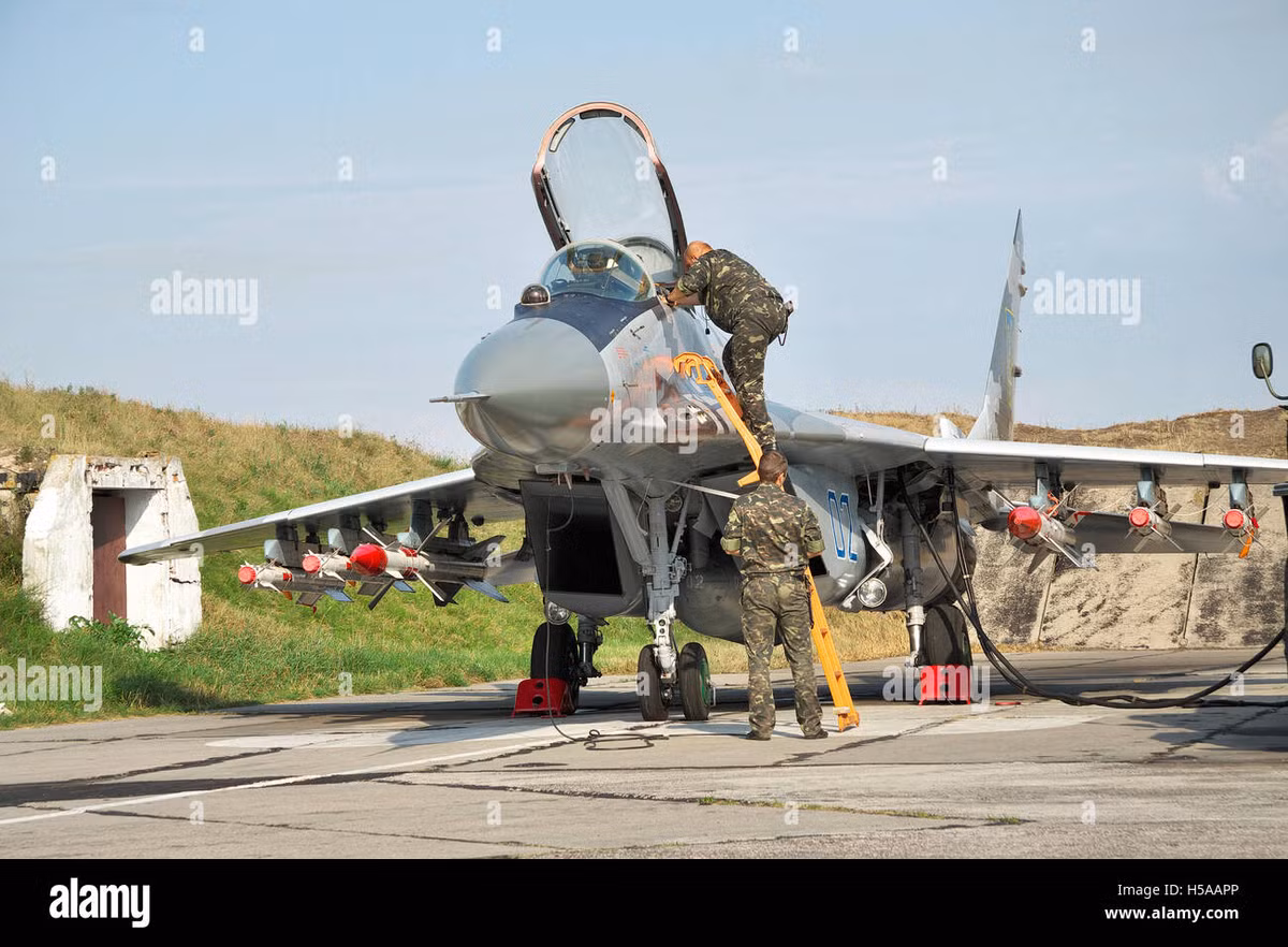 Rõ ràng là các chính trị gia và lãnh đạo quân đội Ukraine, đang trông chờ vào sự hỗ trợ của các đối tác phương Tây, cả về tài chính và việc bán (hoặc thậm chí cung cấp miễn phí) các thiết bị đã qua sử dụng. 