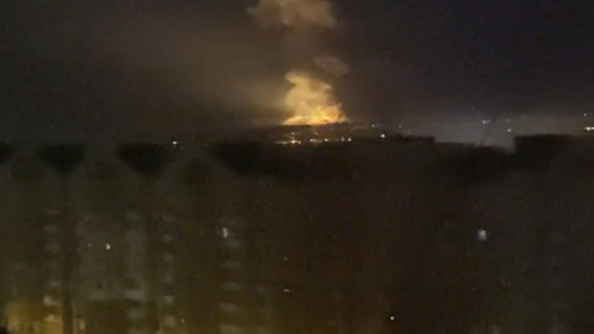 Theo cư dân của các thành phố Ukraine, hậu quả của các cuộc tấn công của Quân đội Nga đã làm cơ sở hạ tầng bị hư hại nghiêm trọng và có rất nhiều dân thường bị thương.