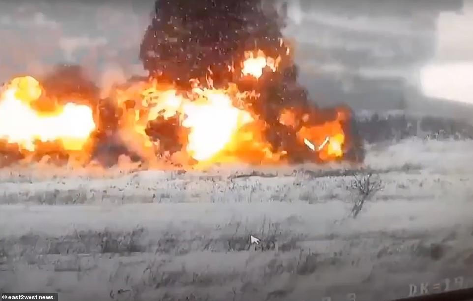 Ghi nhận hải quân đánh bộ Nga có sự yểm trợ của không quân, đã đổ bộ được lên Mariupol và Odessa. Có thông tin cho rằng, lính biên phòng Ukraine không đề nghị kháng cự với quân đội Nga.