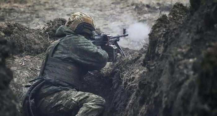 Làng Uspenovka là địa điểm quan trọng nhất đối với lực lượng đồn trú Ukraine trong khu vực phòng ngự ở phía nam Kurakhove. Nếu khu dân cư này thất thủ, thì toàn bộ tuyến phòng thủ của Quân đội Ukraine theo hướng này sẽ bị cắt đứt và mất tổ chức. Và Quân đội Nga sẽ chỉ mất vài ngày để giải tỏa những ngôi làng còn lại.