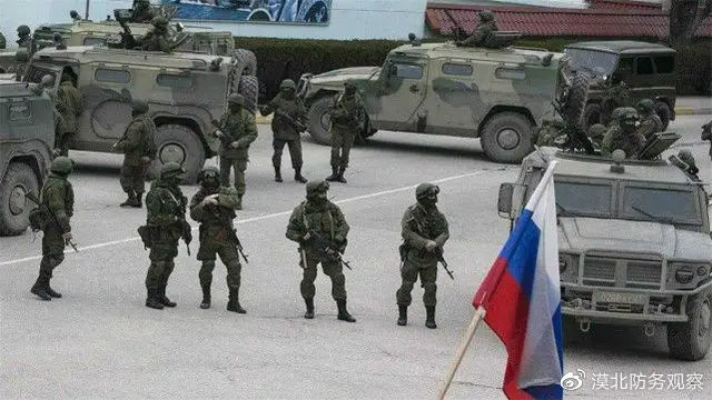 Bộ Quốc phòng Ukraine cho rằng, tuyên bố của Nga về việc triệt thoái khỏi Kherson là một đòn nghi binh có chủ ý; trên thực tế, quân đội Nga thực sự đang tập hợp thêm quân, tăng cường vũ khí trang bị và xây dựng các phương án tác chiến.