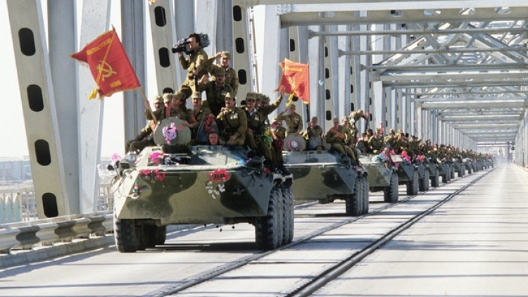 Mặc dù Afghanistan dù không thể đánh bại Liên Xô trong một trận chiến, nhưng Liên Xô bị cầm chân trong một cuộc chiến tiêu hao và có thể nói là Moscow đã thất bại. 