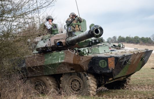 Phải chăng quân đội Pháp đã cung cấp những kết quả thử nghiệm về độ bền của áo giáp với xe tăng AMX-10 RC cho Ukraine? Không có câu trả lời hợp lý nào, đặc biệt là trong bối cảnh thực tế là chính người Ukraine biết rất rõ lực lượng vũ trang Nga có những vũ khí gì. Ảnh: BI.