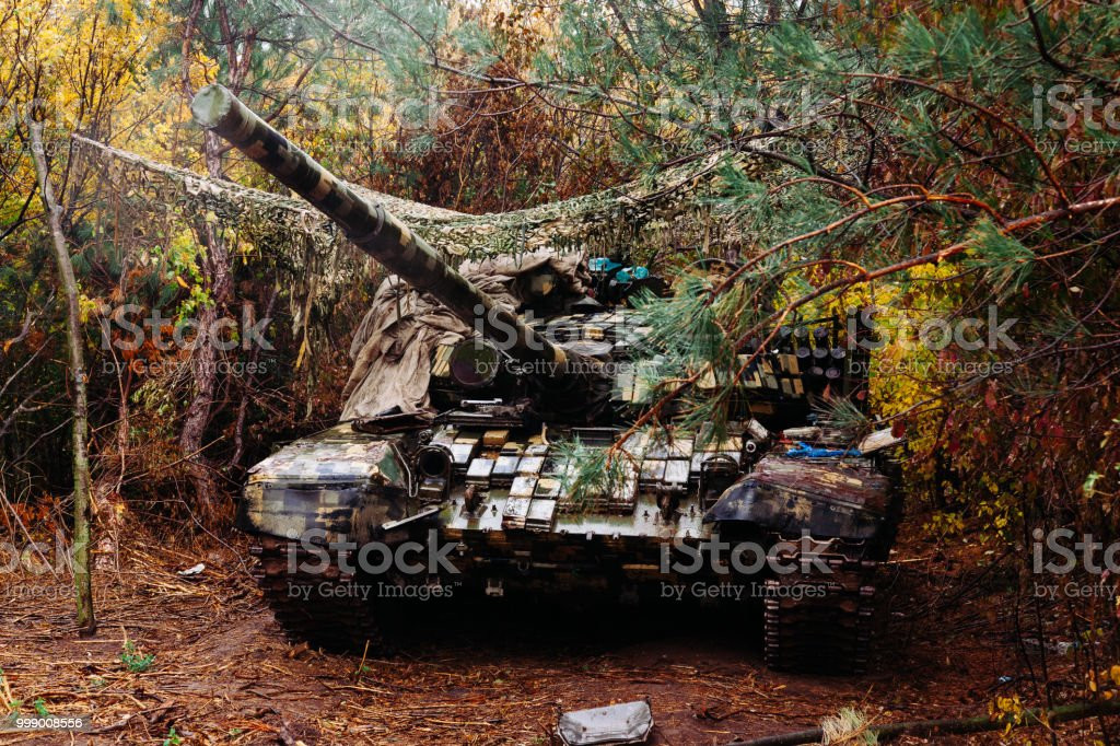 Các mũi đột phá khác cũng được ghi nhận ở các hướng khác, đặc biệt là thông tin về sự xuất hiện của các xe tăng của Quân đội Ukraine ở Yasinovataya, phía nam của DPR và trên lãnh thổ của LPR.