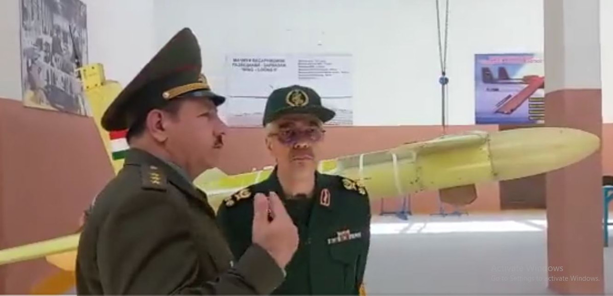 UAV Ababil-2 có thể cất cánh bằng sử dụng động cơ tên lửa đẩy phụ (JATO) hoặc từ xe tải Mercedes Benz 911 được trang bị bệ phóng khí nén. Điều ấn tượng là hệ thống phóng UAV Ababil-2 được thiết kế theo kiểu mô-đun, để được lắp ráp hoặc tháo rời, thuận lợi cho việc di chuyển. 