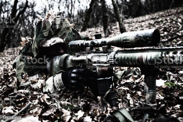 UAV Black Hornet, khac tinh cua linh ban tia tren chien truong-Hinh-4