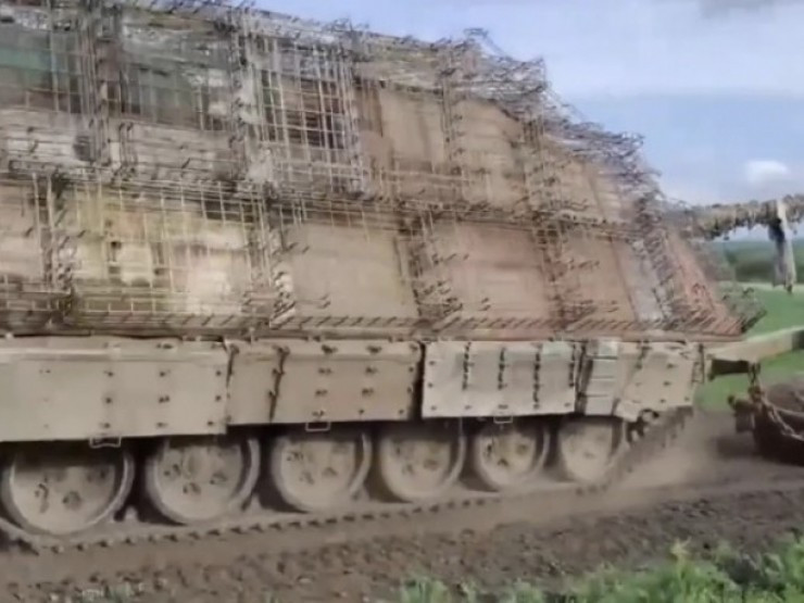 Để đối phó với mối đe dọa từ việc UAV 4 trục bay ngang, nhiều quốc gia đang tìm cách chống lại loại UAV này, đặc biệt là những quốc gia có liên quan đến xung đột quân sự như Nga, Ukraine và Israel.