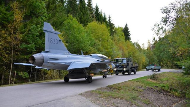 Cái khó của Ukraine khi muốn sở hữu tiêm kích F-16 - Hình 3 Cai kho cua Ukraine khi muon so huu tiem kich F-16-Hinh-3