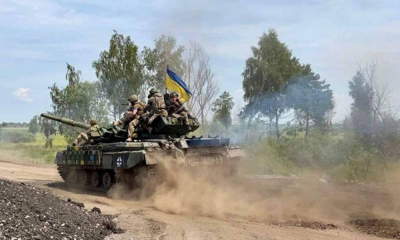 Còn nghị sĩ Ukraine - Kira Rudik cho biết, quân đội Ukraine đang nỗ lực nhằm đạt được bước đột phá quan trọng trong chiến dịch phản công trước khi mùa đông tới. "Các lực lượng Ukraine đang làm mọi việc để chọc thủng tuyến phòng thủ Nga. Chúng tôi chỉ còn 1,5 tháng rồi sau đó, việc chiến đấu trong mùa đông sẽ rất khó khăn". 