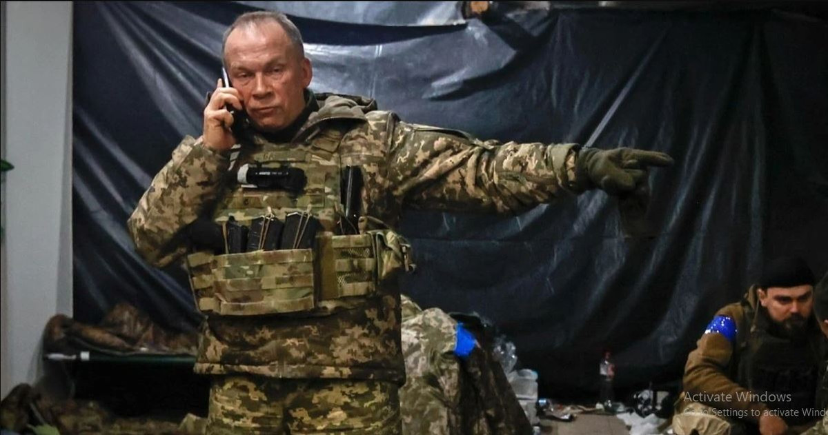 Hồi đầu tuần này, hãng thông tấn nhà nước Ukraine Ukinform dẫn lời Tư lệnh lục quân, kiêm Tư lệnh mặt trận phía Đông Ukraine, tướng Oleksandr Syrskyi, cho biết quân đội Ukraine đã chọc thủng tuyến phòng thủ của Nga tại Bakhmut. 