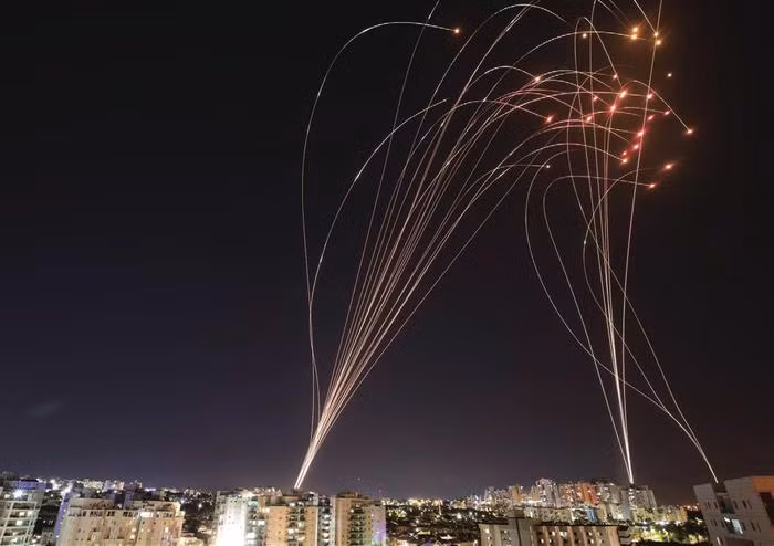 Trong cuộc xung đột Palestine-Israel năm 2021, các video về hệ thống phòng không Vòm sắt của Israel đã thực hiện nhiệm vụ đánh chặn tên lửa của Hamas, để lại ấn tượng sâu sắc và hệ thống phòng không Vòm sắt trở nên nổi tiếng vì trận chiến này.