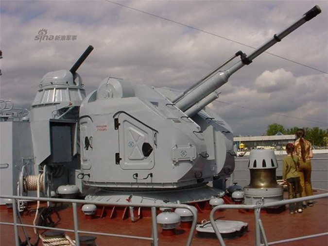 Thứ tư, các loại hải pháo chủ lực của tàu chiến hiện đại, đều có khả năng cao xạ đối không. Ngoài nhiệm vụ tiêu diệt mục tiêu mặt đất, mặt nước, ngoài ra có nhiệm vụ phòng không thực sự. 