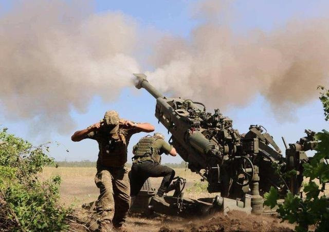 Thứ nhất, xung đột Nga-Ukraine đã gần bước sang tháng thứ 10; những khoản viện trợ quân sự khổng lồ trong thời gian dài, đã khiến một số kho vũ khí của Mỹ không còn đủ dùng; trong trường hợp này, Mỹ có thể cân nhắc ưu tiên cho những món hàng viện trợ trong tương lai.