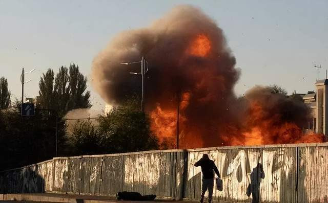 Trên thực tế, cuộc xung đột giữa Nga và Ukraine vẫn cần tìm ra giải pháp chính trị càng sớm càng tốt, và chỉ khi hai bên ngồi lại bàn đàm phán, mới có cơ hội giải quyết tranh chấp. 