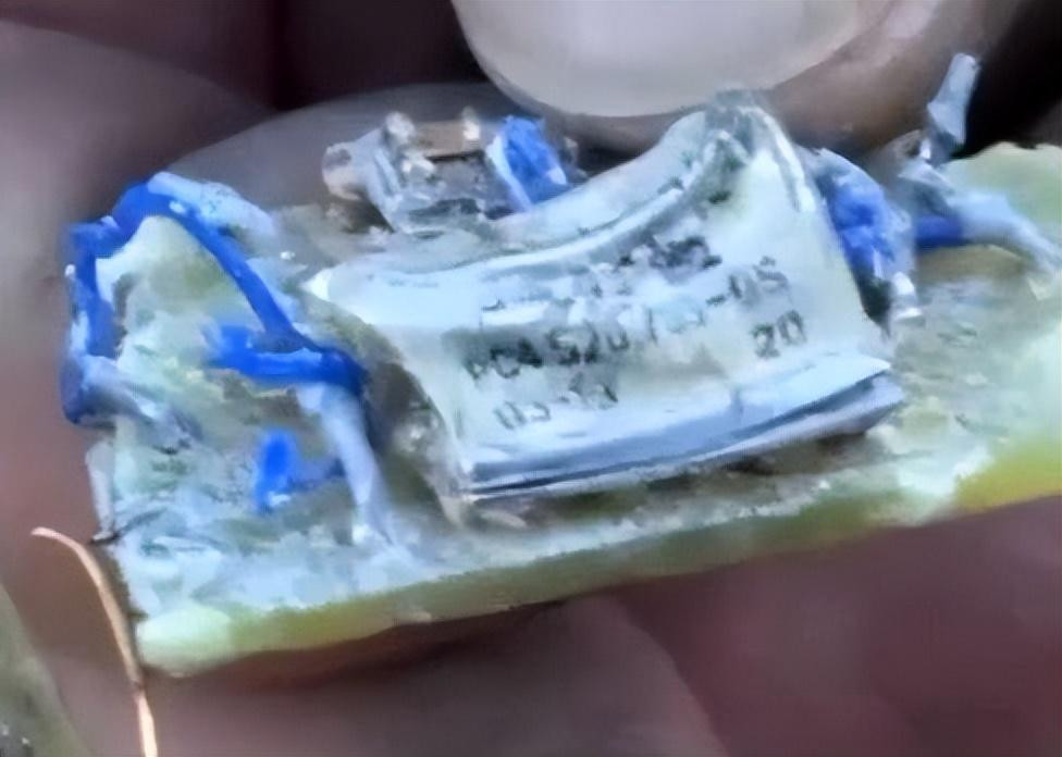 Qua phân tích các linh kiện điện tử trong đống đổ nát của quả tên lửa Kh-101, phía Ukraine phát hiện có bộ khuếch đại tác chiến 140UD701 và RPS45 RS4.520.755-05 được Nga sản xuất sau năm 2018.