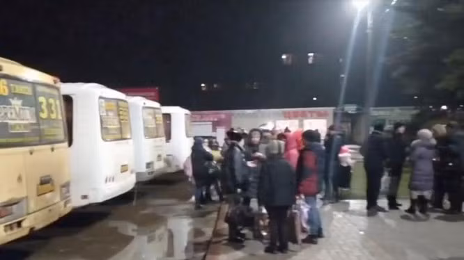 Theo thông tin từ phía Nga, khu vực Rostov, nơi những người tị nạn từ Donbass sẽ được tiếp nhận, chỉ có thể tiếp nhận khoảng 20 nghìn người. Điều này đặt ra một số câu hỏi về nơi mà hơn nửa triệu công dân sẽ được gửi đến.