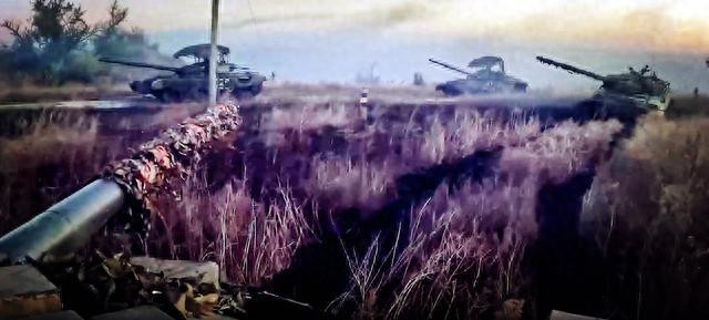 Đánh giá tình hình tổng thể, tờ Sina của Trung Quốc cho rằng, Avdeevka là một chiến trường “đi dễ, khó về”; mặc dù quân Nga đang tiến công mạnh vào hai bên sườn bắc và nam, nhưng quân Ukraine nhất định sẽ tăng cường lực lượng dự bị tiếp viện. Nếu về mặt chiến lược, một “máy xay thịt” khác được tạo ra ở Avdeevka, nó sẽ có lợi cho chiến lược quân sự tổng thể của Nga. 