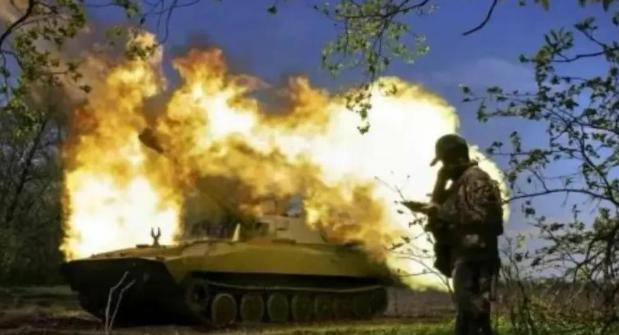 Đợt tấn công này của Nga vào Avdeevka chủ yếu dựa vào lực lượng của Quân đoàn 1 Donetsk, nhưng thực tế chỉ là Lữ đoàn bộ binh cơ giới 114 và một số đơn vị binh chủng. Tiền thân của Lữ đoàn bộ binh cơ giới 114 là Trung đoàn bộ binh 11 của dân quân Donetsk; sau khi sáp nhập vào quân đội Nga được tăng cường thêm vũ khí hạng nặng. 