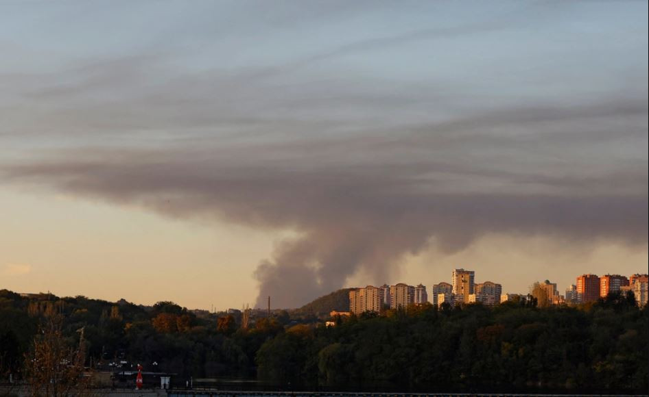 Vậy nên nhìn chung, nếu quân Nga muốn tấn công thì Avadivka là nơi có nhiều lợi thế nhất. Nhưng nói như vậy, không có nghĩa là Avadivka là nơi quân Nga có thể dễ dàng tràn ngập; thực tế Avdeevka là “cái gai”, mà quân Nga đã tốn rất nhiều công sức, nhưng vẫn “thách thức” sức mạnh của quân đội Nga.