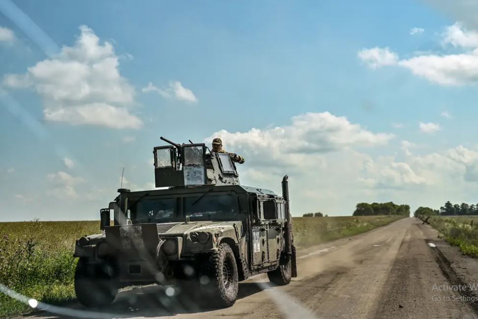 Có vẻ như quân đội Ukraine chưa bao giờ giải được bài toán làm thế nào để tiến hành các chiến dịch tấn công, khi không có ưu thế trên không và thiếu hệ thống phòng không. Đối với quân đội Ukraine, tin tốt là việc Mỹ và nhóm NATO trong việc hỗ trợ các loại xe bọc thép cũng đang tăng tốc; nhưng nhìn chung khó có thể duy trì lâu dài. 