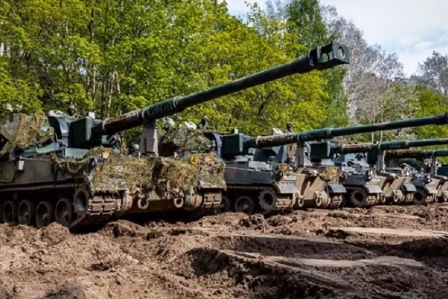 Ở mặt trận Zaporozhye-Nam Donetsk, quân đội Ukraine đã sử dụng Tập đoàn quân 10, một trong hai tập đoàn quân dự bị chiến dịch. Theo hướng Veliky Novosirka, hơn 50 ngày sau khi bắt đầu cuộc tổng tấn công, quân đội Ukraine đã chiếm được ngôi làng Stara Mayorsk.